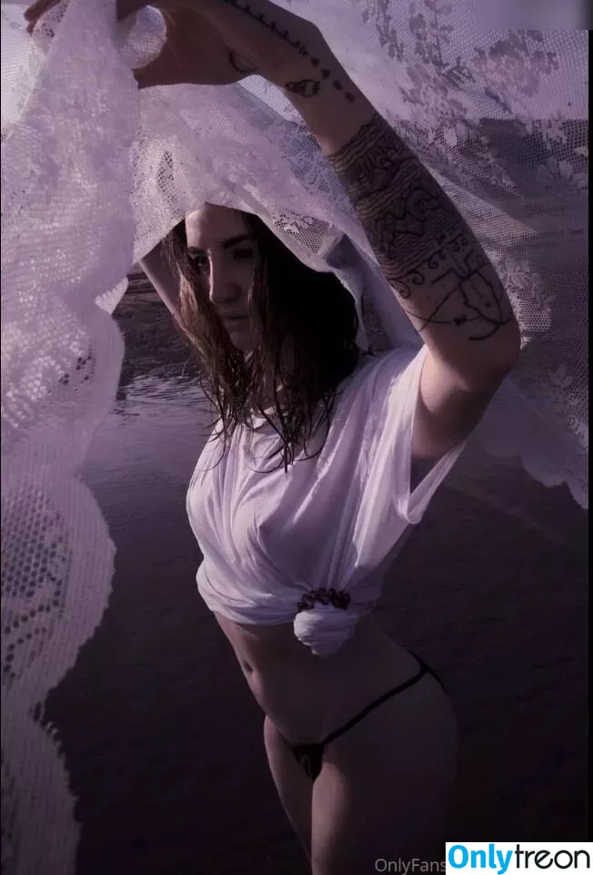 Jodie Calussi голая photo #0130 (jodiecalussi)