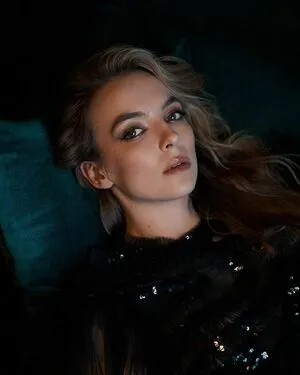 Jodie Comer / jodiemcomer фото голая #0014