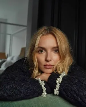 Jodie Comer / jodiemcomer фото голая #0032