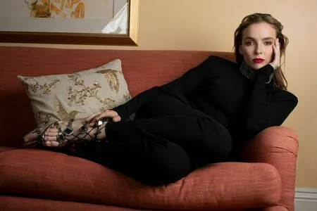 Jodie Comer / jodiemcomer фото голая #0039