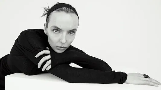 Jodie Comer / jodiemcomer фото голая #0135