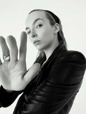 Jodie Comer / jodiemcomer фото голая #0141