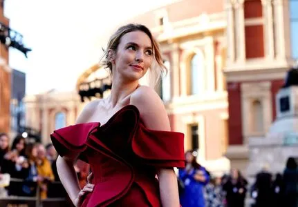 Jodie Comer / jodiemcomer фото голая #0156