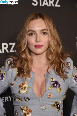 Jodie Comer / jodiemcomer nude photo #0381