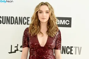Jodie Comer / jodiemcomer nude photo #0516