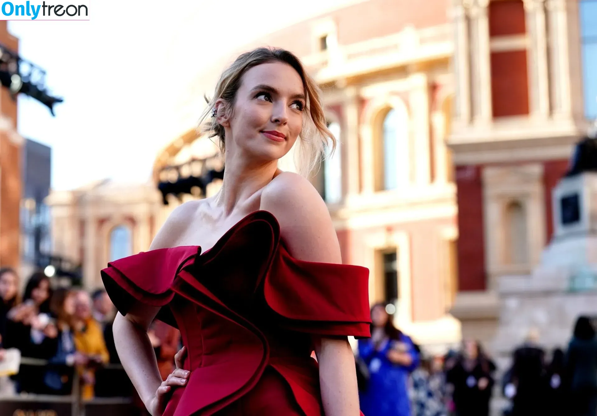 Jodie Comer голая photo #0156 (jodiemcomer)