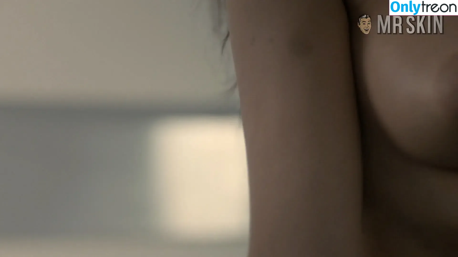 Jodie Comer nude photo #0376 (jodiemcomer)