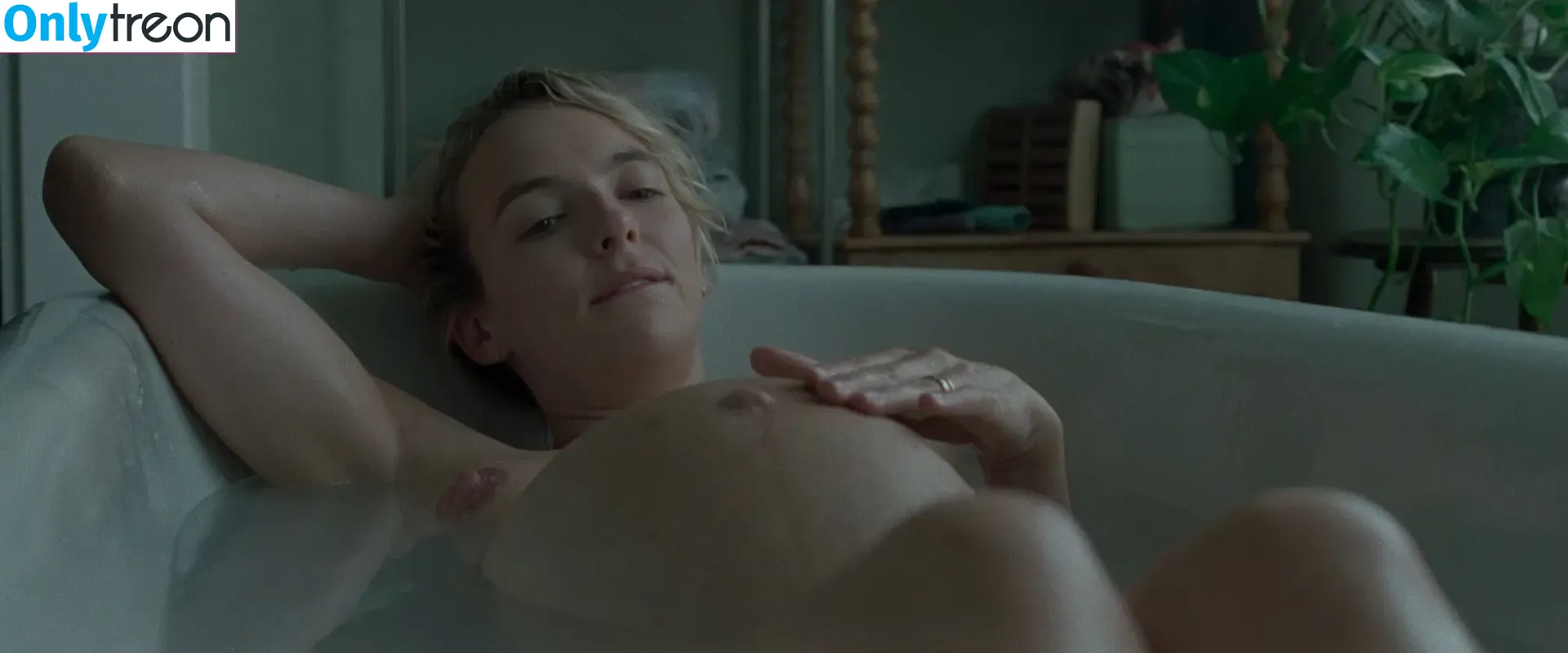 Jodie Comer nude photo #0518 (jodiemcomer)