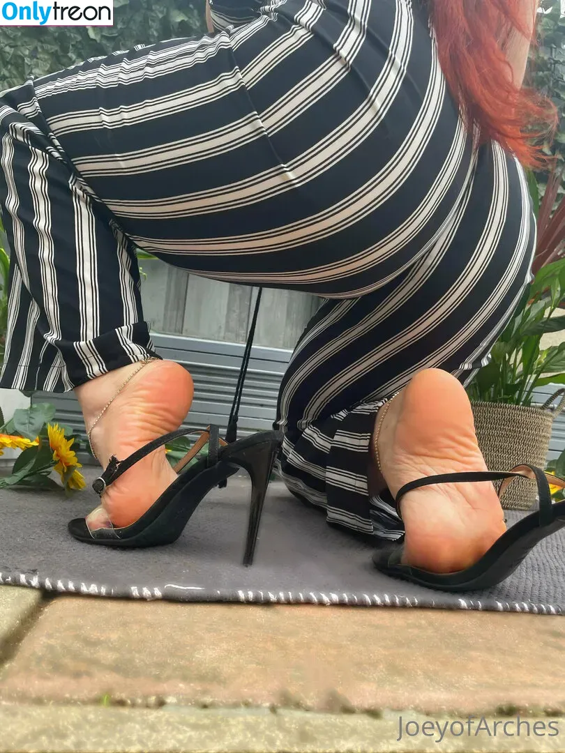 JoeyofArches nude photo #0048 (joeyscotcurves)