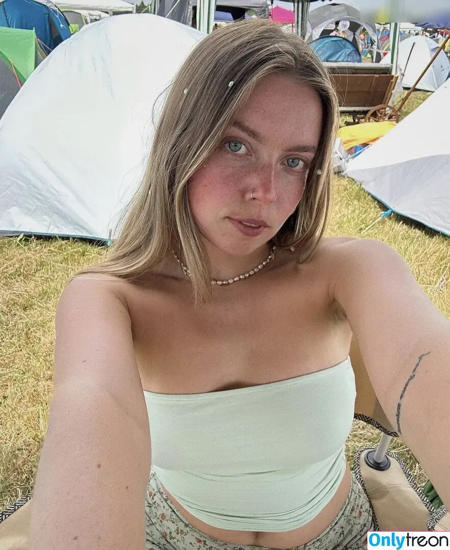 Johannasophie_ nude photo #0001 (picturing.spirit)