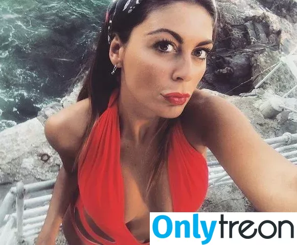 Jolanda De Rienzo nude photo #0012 (jolefiore)