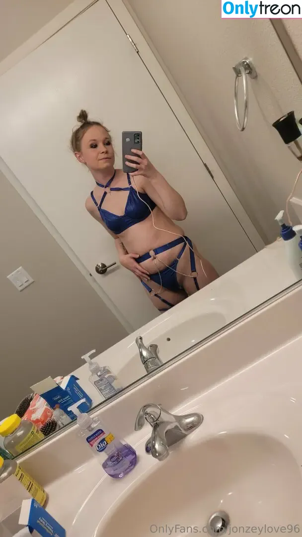 jonzeylove96 nude photo #0093 (dezy_soca)