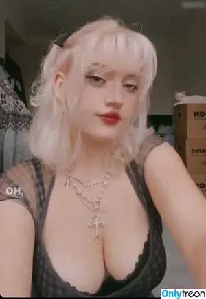 Jooyce.Chan nude photo #0093