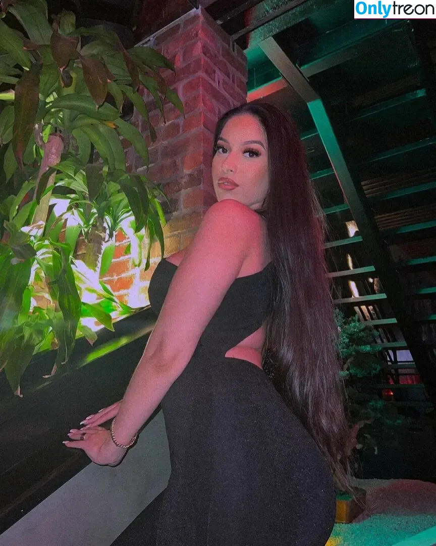 Joqueenzer nude photo #0003 (Joqueenzer)