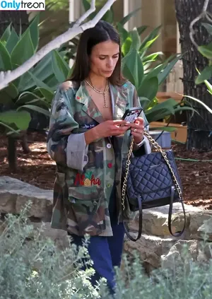 Jordana Brewster / JordanaBrewster фото голая #0303