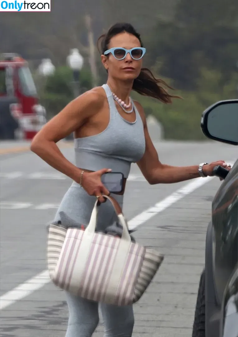 Jordana Brewster голая photo #0177 (JordanaBrewster)