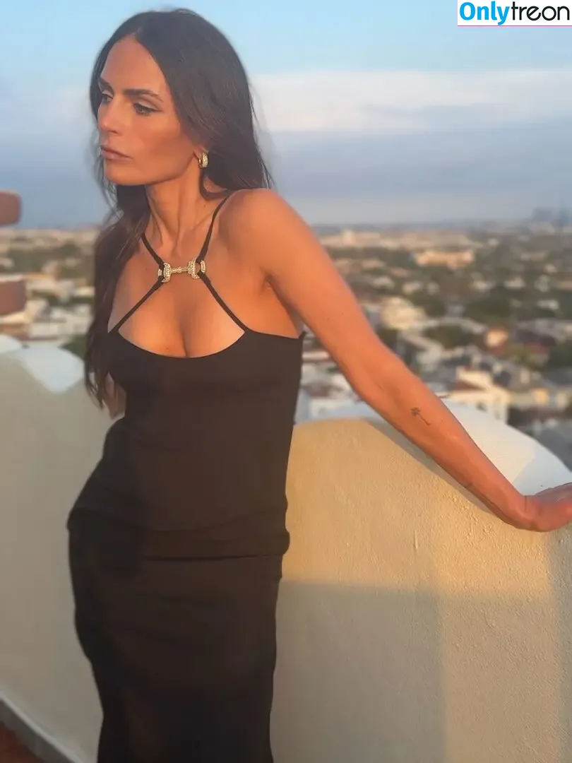 Jordana Brewster nude photo #0786 (JordanaBrewster)