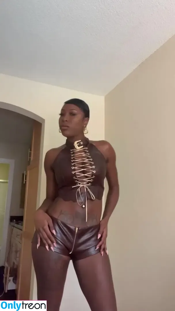Jordanne Deveaux nude photo #0023 (jordannedeveaux)