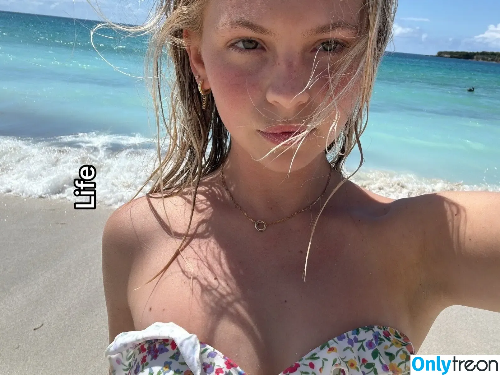 Jordyn Jones nude photo #0830 (jordylee.jones / jordynjones)