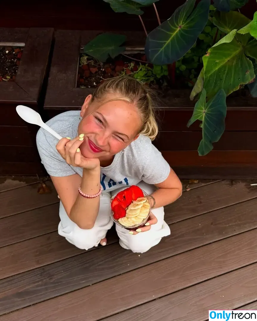 Jordyn Jones nude photo #0840 (jordylee.jones / jordynjones)