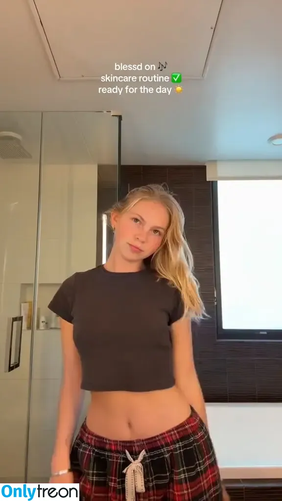 Jordyn Jones nude photo #0930 (jordylee.jones / jordynjones)