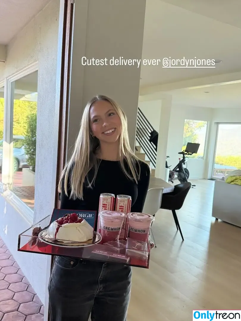 Jordyn Jones nude photo #1348 (jordylee.jones / jordynjones)