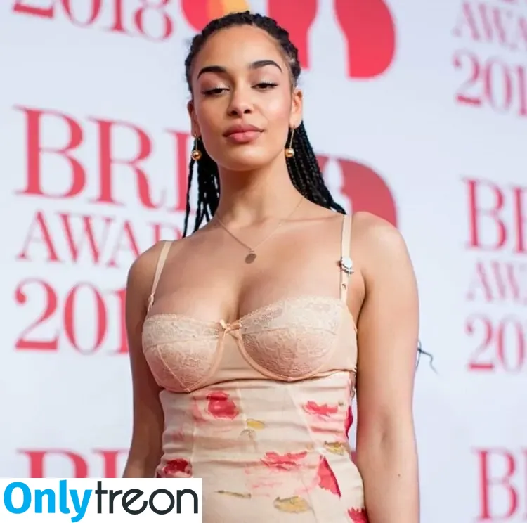 Jorja Smith nude photo #0172 (itstaaayy / jorjasmith_)