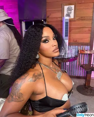 Joseline Hernandez / 