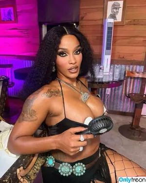 Joseline Hernandez / 