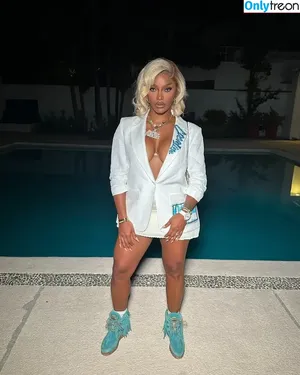 Joseline Hernandez / 