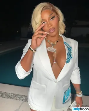 Joseline Hernandez / 
