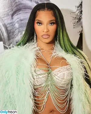 Joseline Hernandez / 