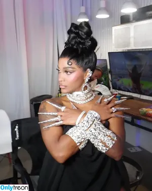 Joseline Hernandez / 