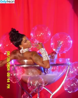 Joseline Hernandez / 