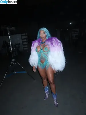 Joseline Hernandez / 