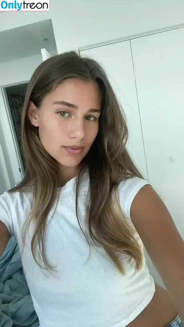 Josephine Clark nude photo #0036 (Jojo Clark / Jojocclarkk)
