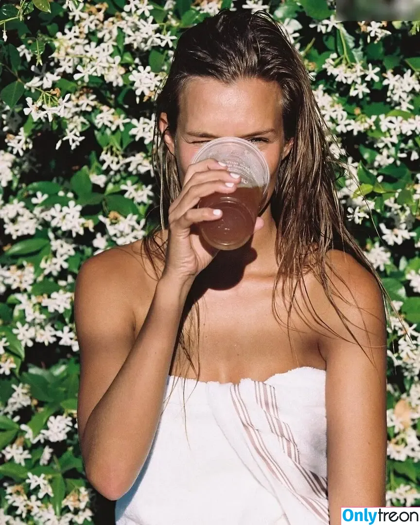 Josephine Skriver nude photo #0823 (josephineskriver / josephinskriver)