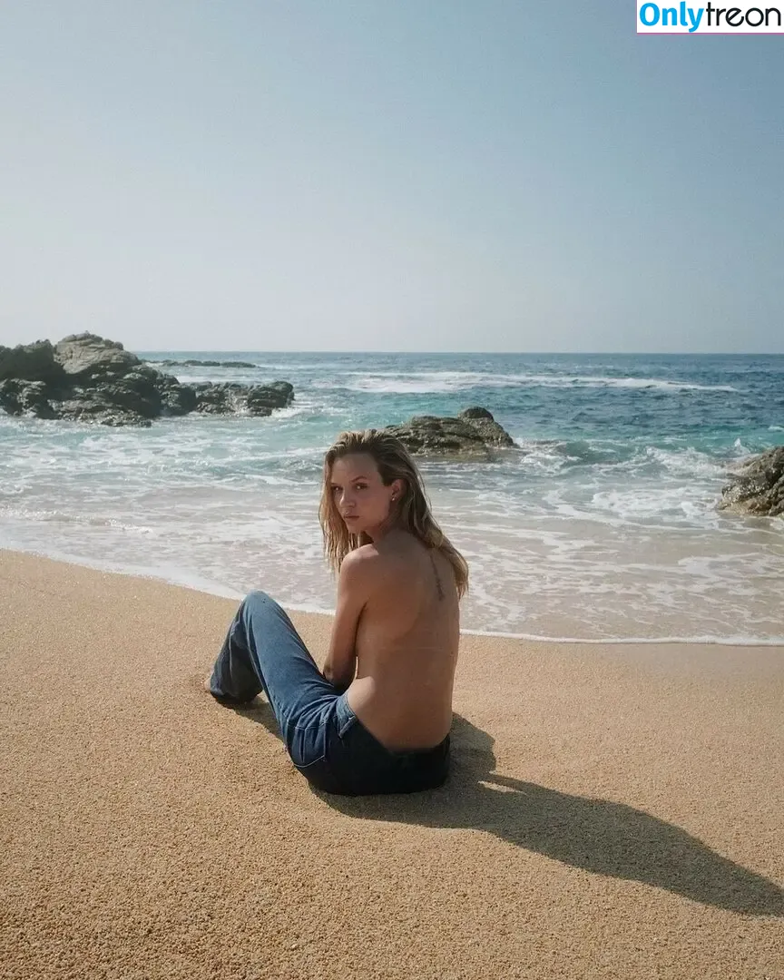 Josephine Skriver nude photo #0923 (josephineskriver / josephinskriver)