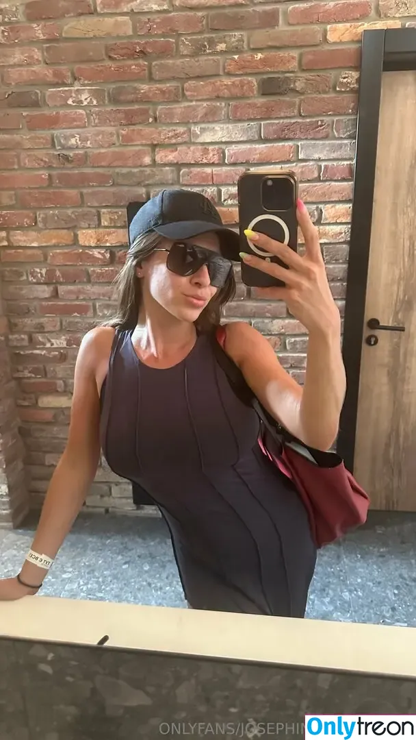 josephinexxx голая photo #0032 (josephinexsuperhead)