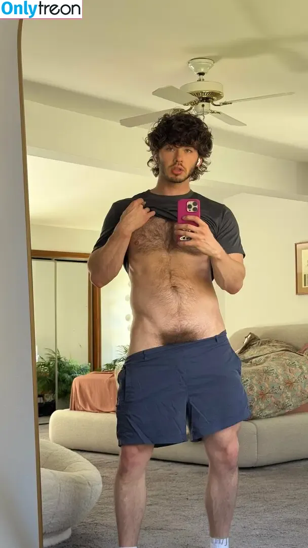 joshbigoshfree nude photo #0014 (ottersquatter)