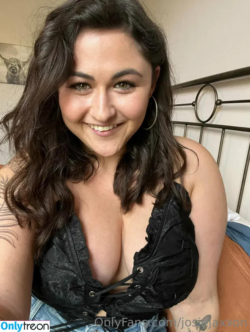 josiejaxxon nude photo #0059 (josiejaxxon)