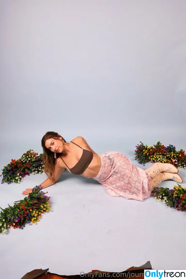 journeywithalora nude photo #0111 (alliedoraz)