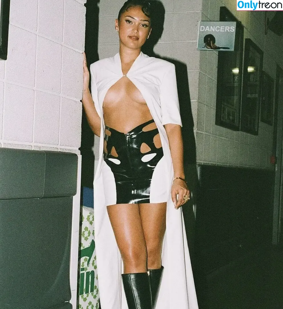Joy Crookes nude photo #0058 (joycrookes / veronicaxbee)