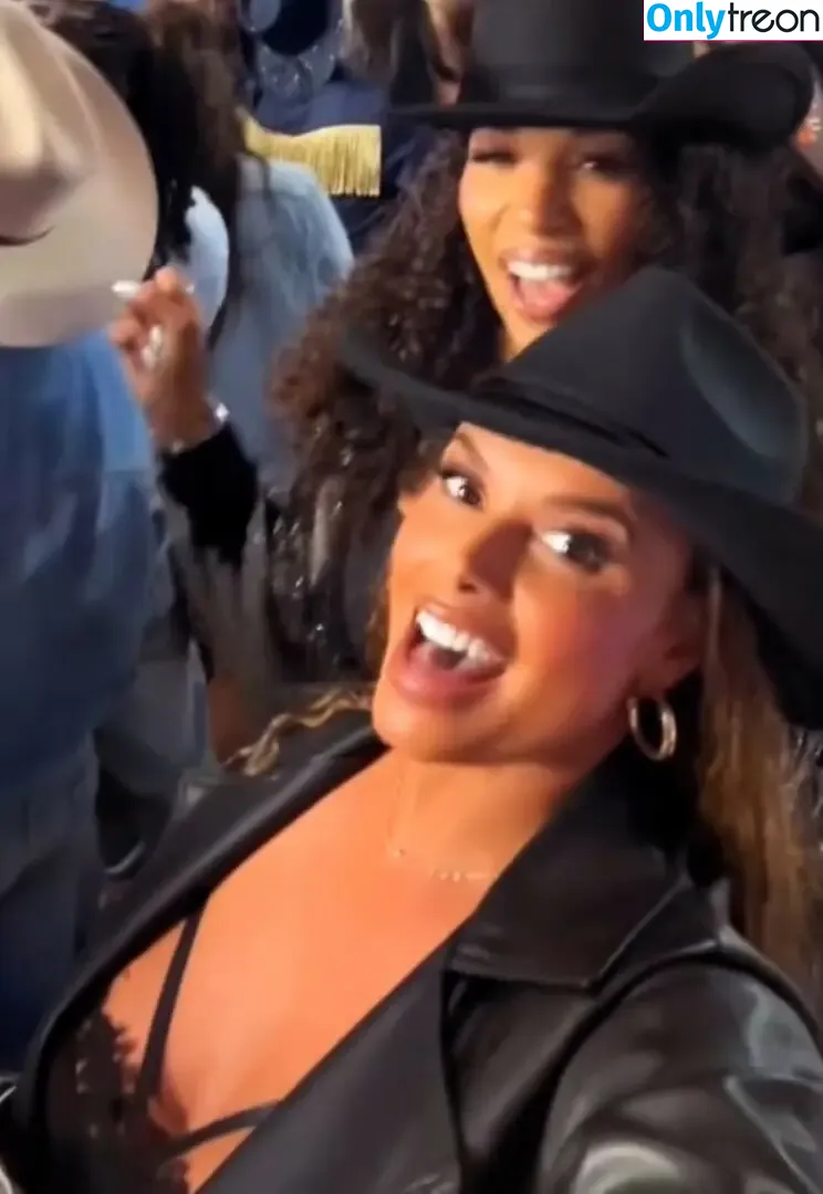 Joy Taylor голая photo #1122 (joyoustaylorjoyfree / joytaylortalks)