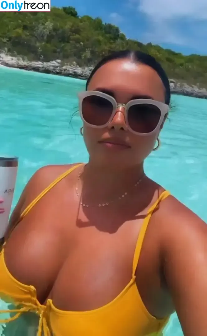Joy Taylor nude photo #1347 (joyoustaylorjoyfree / joytaylortalks)