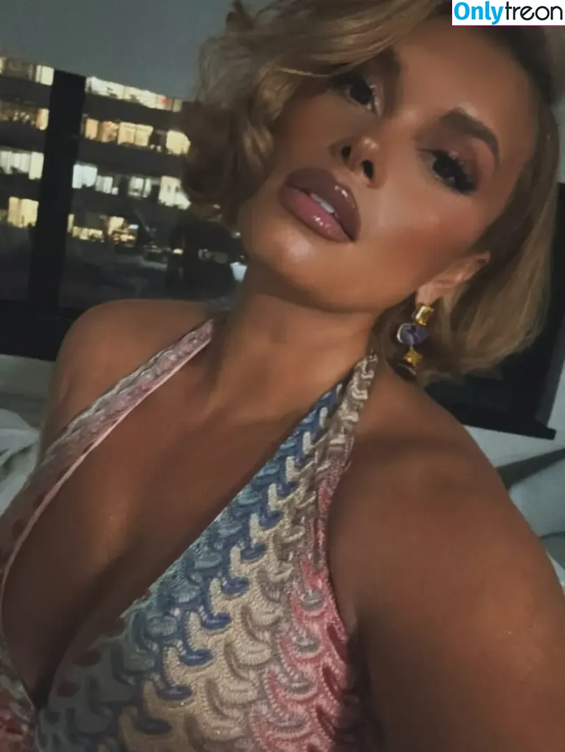 Joy Taylor nude photo #1360 (joyoustaylorjoyfree / joytaylortalks)