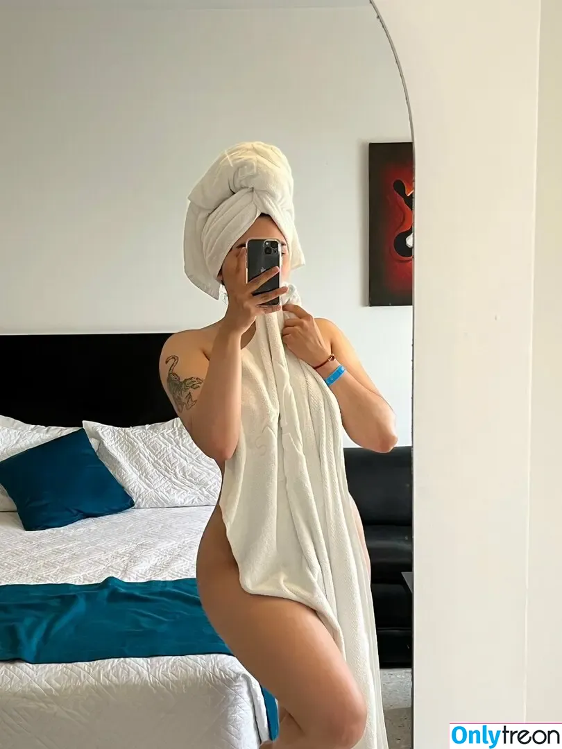 Juanita Calderon nude photo #0019 (calder00n / calderonvlv)