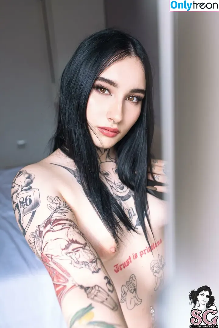 Juicgala nude photo #0011 (juiccygalore / jurcicgala)
