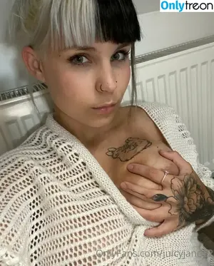 Juicyjane12 nude photo #0002
