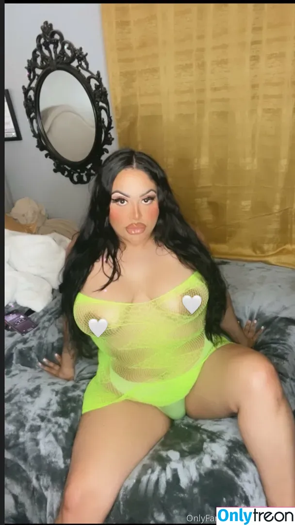 juicytube22 nude photo #0034 (groovyangg_)